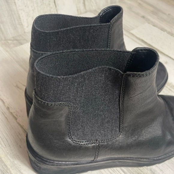 Eileen Fisher Chelsea Wedge Washed Leather Bootie Black Size 9.5 - Picture 5 of 8